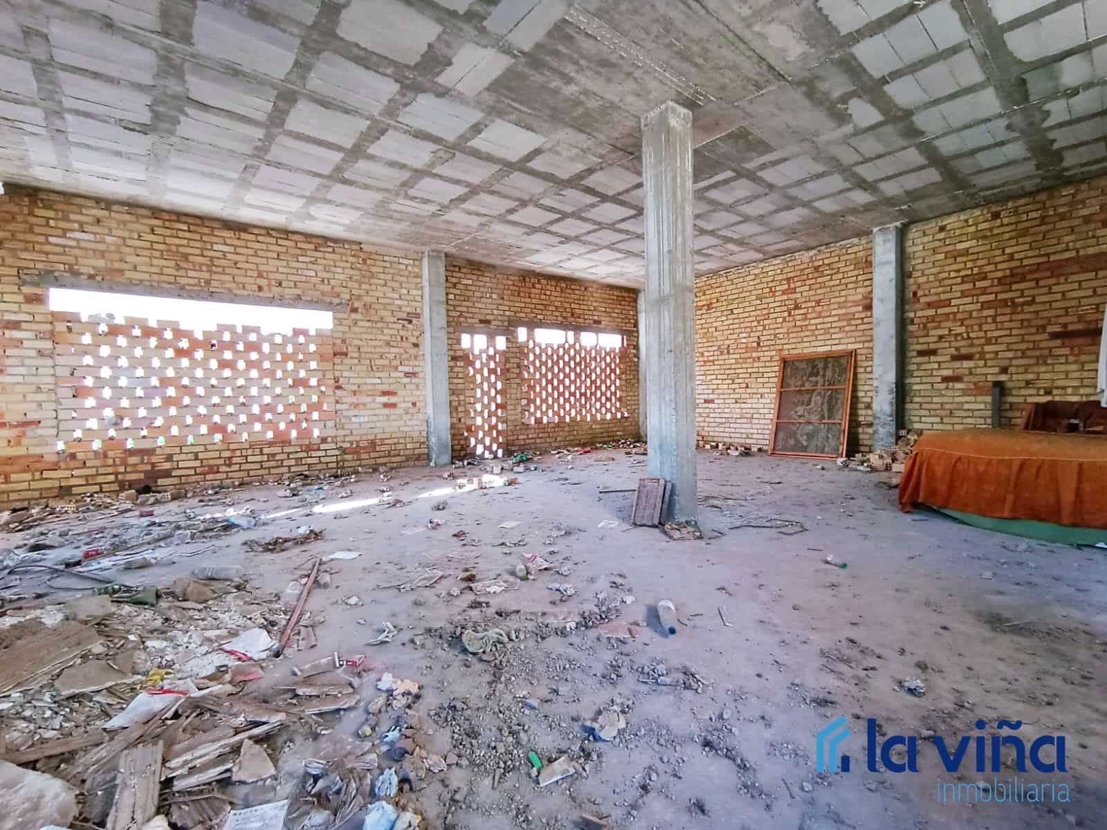 Byhus til salg i Mollina - € 105.000 (Ref: 8066801)