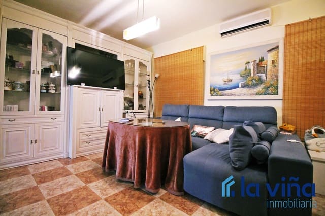 3 soveværelse Villa til salg i Puente Genil med swimmingpool - € 176.800 (Ref: 8066820)