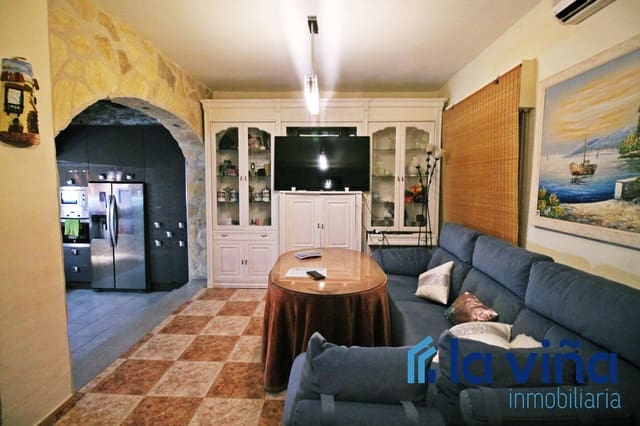 3 soveværelse Villa til salg i Puente Genil med swimmingpool - € 176.800 (Ref: 8066820)