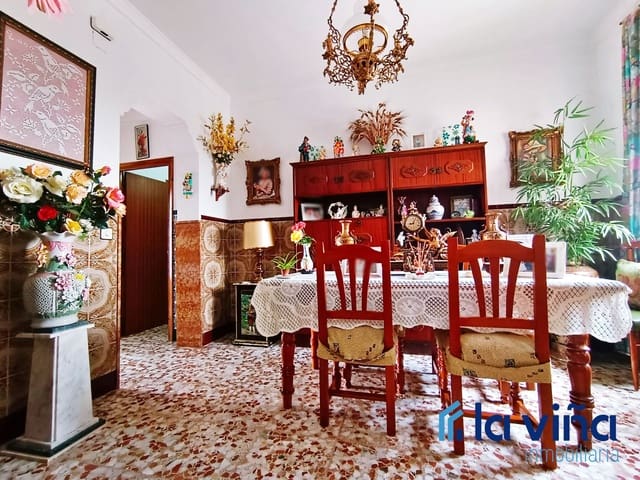 6 soveværelse Villa til salg i Casariche - € 167.000 (Ref: 8142457)