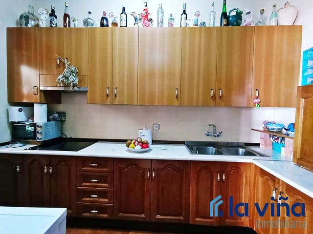 6 soveværelse Villa til salg i Casariche - € 167.000 (Ref: 8142457)