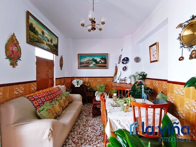 6 soveværelse Villa til salg i Casariche - € 167.000 (Ref: 8142457)