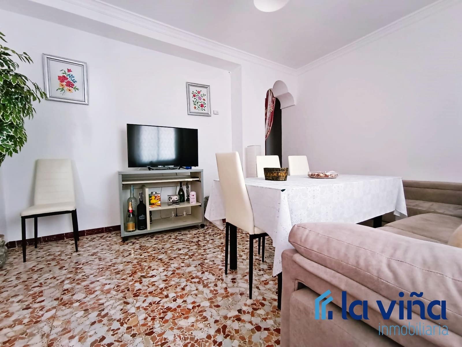 6 soveværelse Villa til salg i Casariche - € 167.000 (Ref: 8142457)