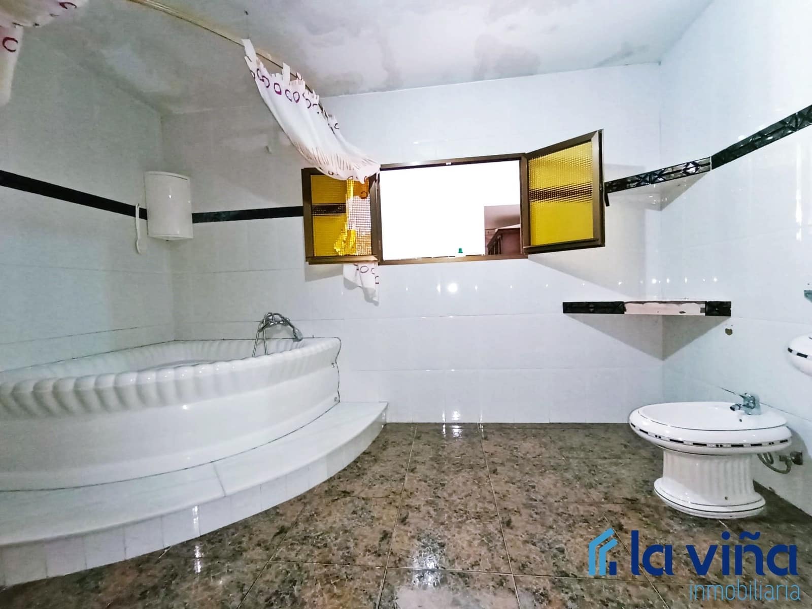 5 soveværelse Byhus til salg i El Tejar - € 105.000 (Ref: 8142483)