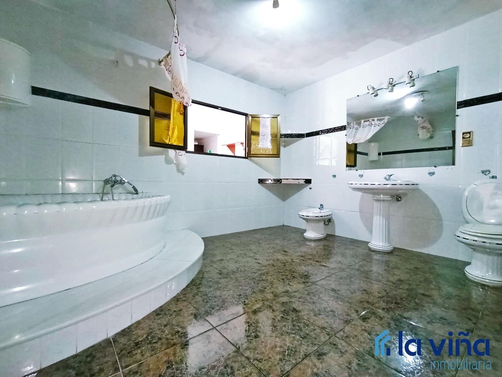 5 soveværelse Byhus til salg i El Tejar - € 105.000 (Ref: 8142483)