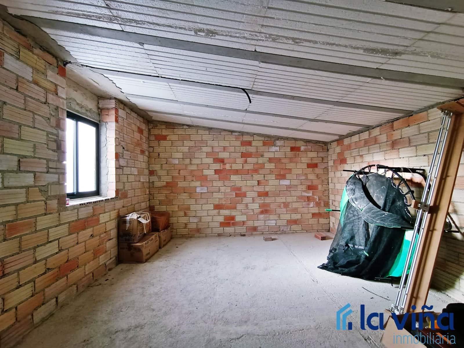 3 soverom Villa til salgs i Navahermosa med svømmebasseng garasje - € 229 900 (Ref: 8142489)