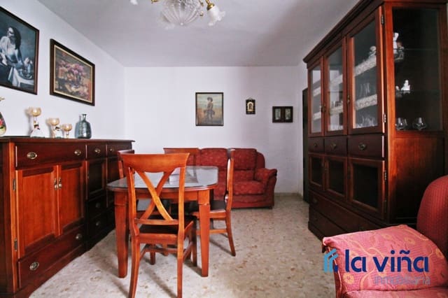Casa de 4 habitaciones en Antequera en venta - 231.000 € (Ref: 8177100)