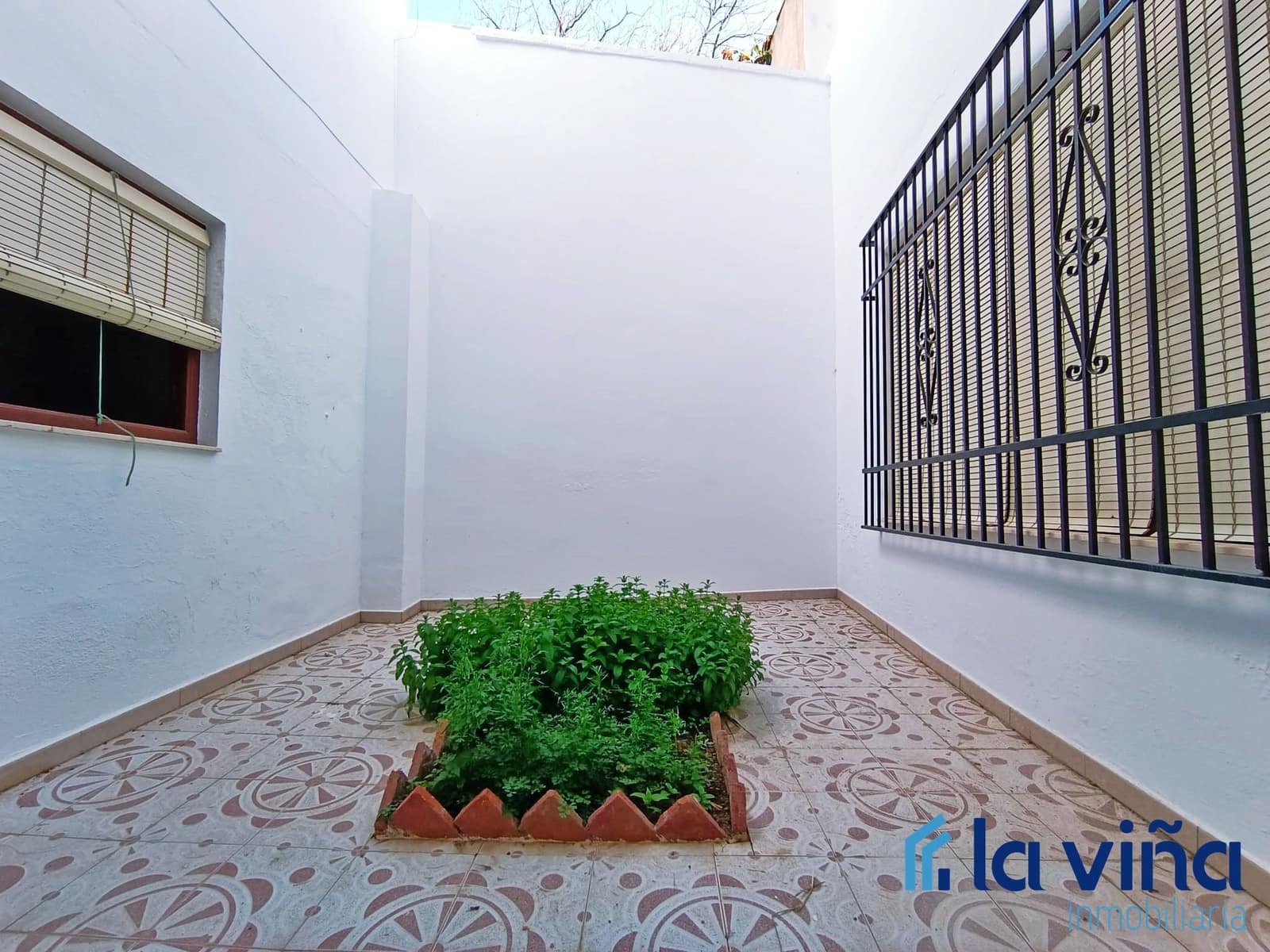 Kaupallinen vuokrattavana paikassa Mollina - 500 € (Ref: 8252440)