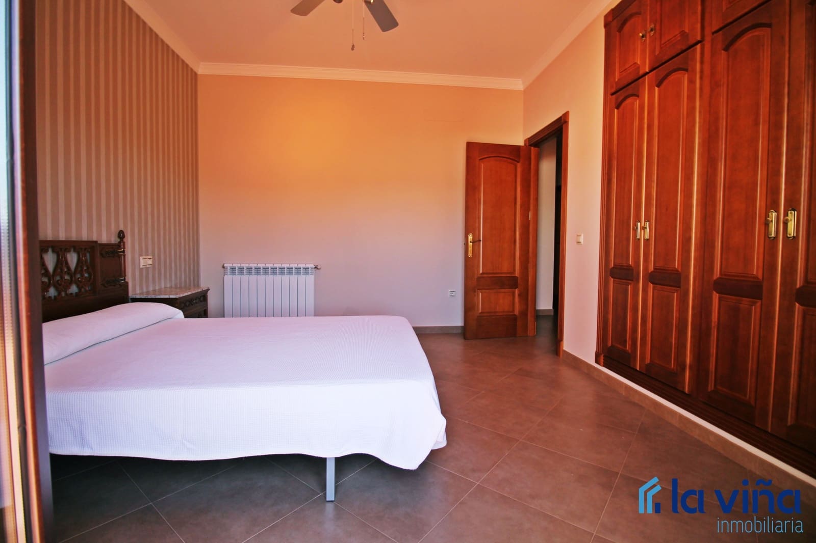 6 soveværelse Semi-Rækkehus til salg i Mollina - € 420.000 (Ref: 8254400)