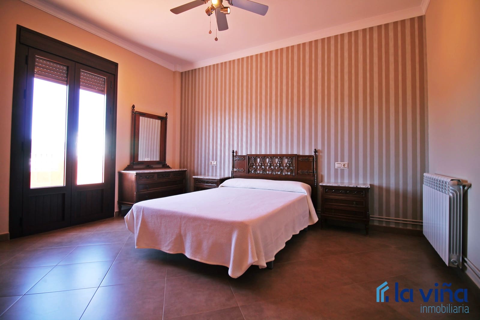 6 soveværelse Semi-Rækkehus til salg i Mollina - € 420.000 (Ref: 8254400)