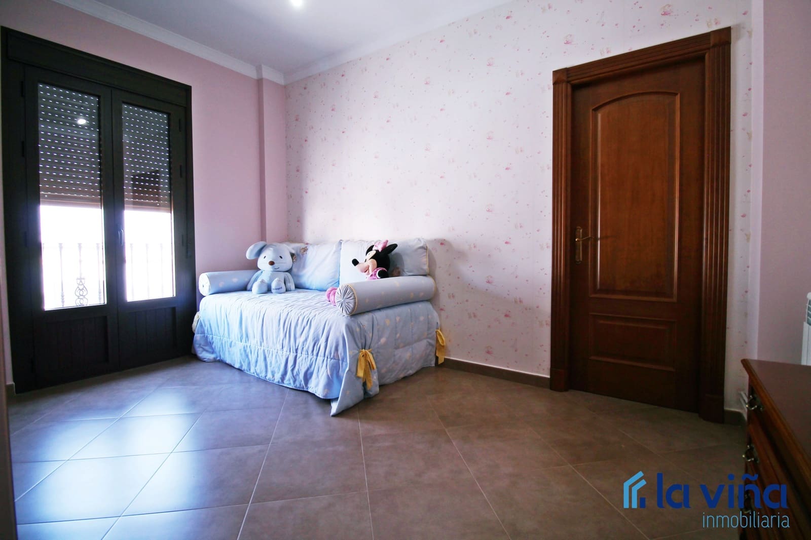 6 soveværelse Semi-Rækkehus til salg i Mollina - € 420.000 (Ref: 8254400)