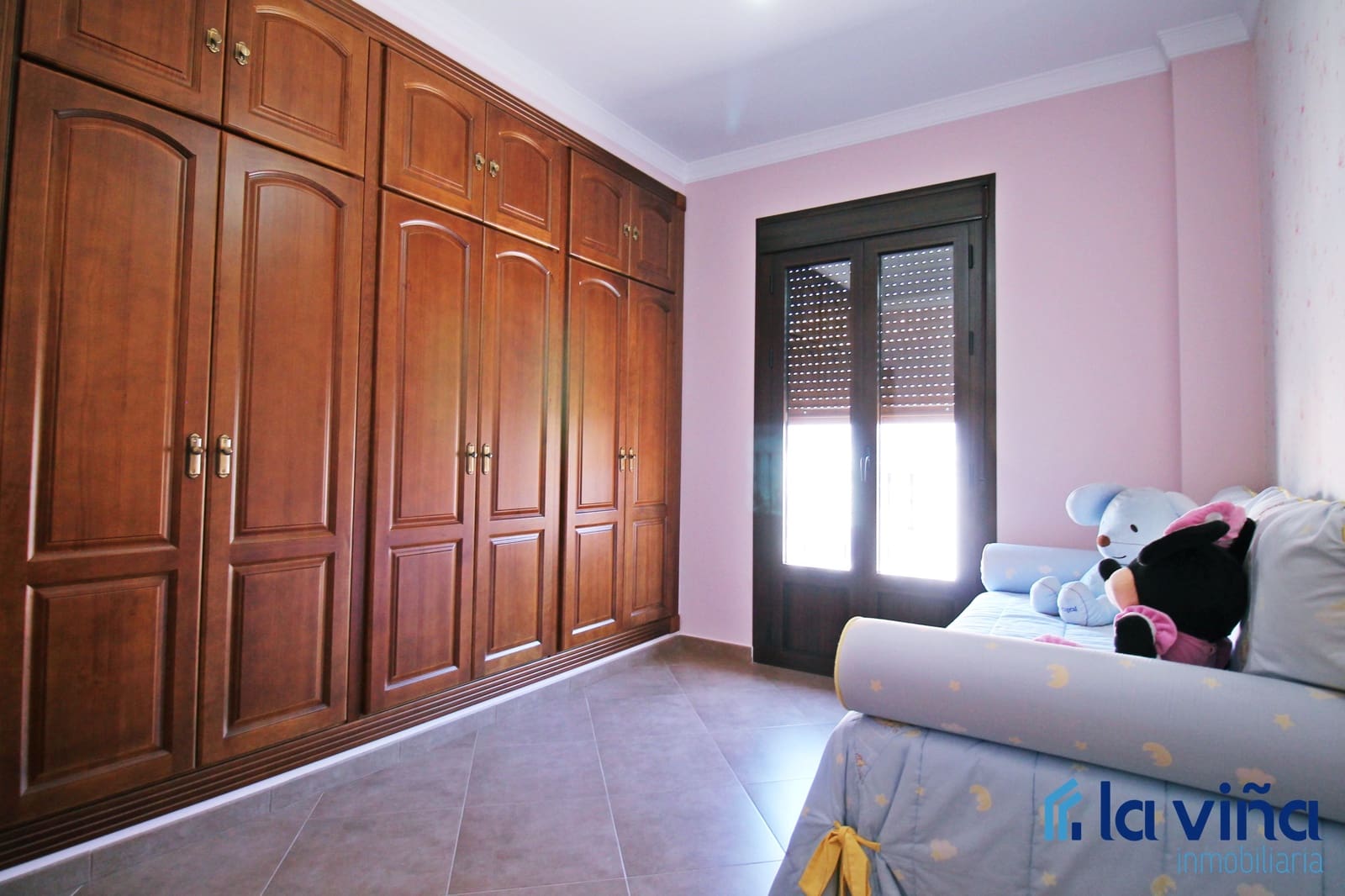 6 soveværelse Semi-Rækkehus til salg i Mollina - € 420.000 (Ref: 8254400)