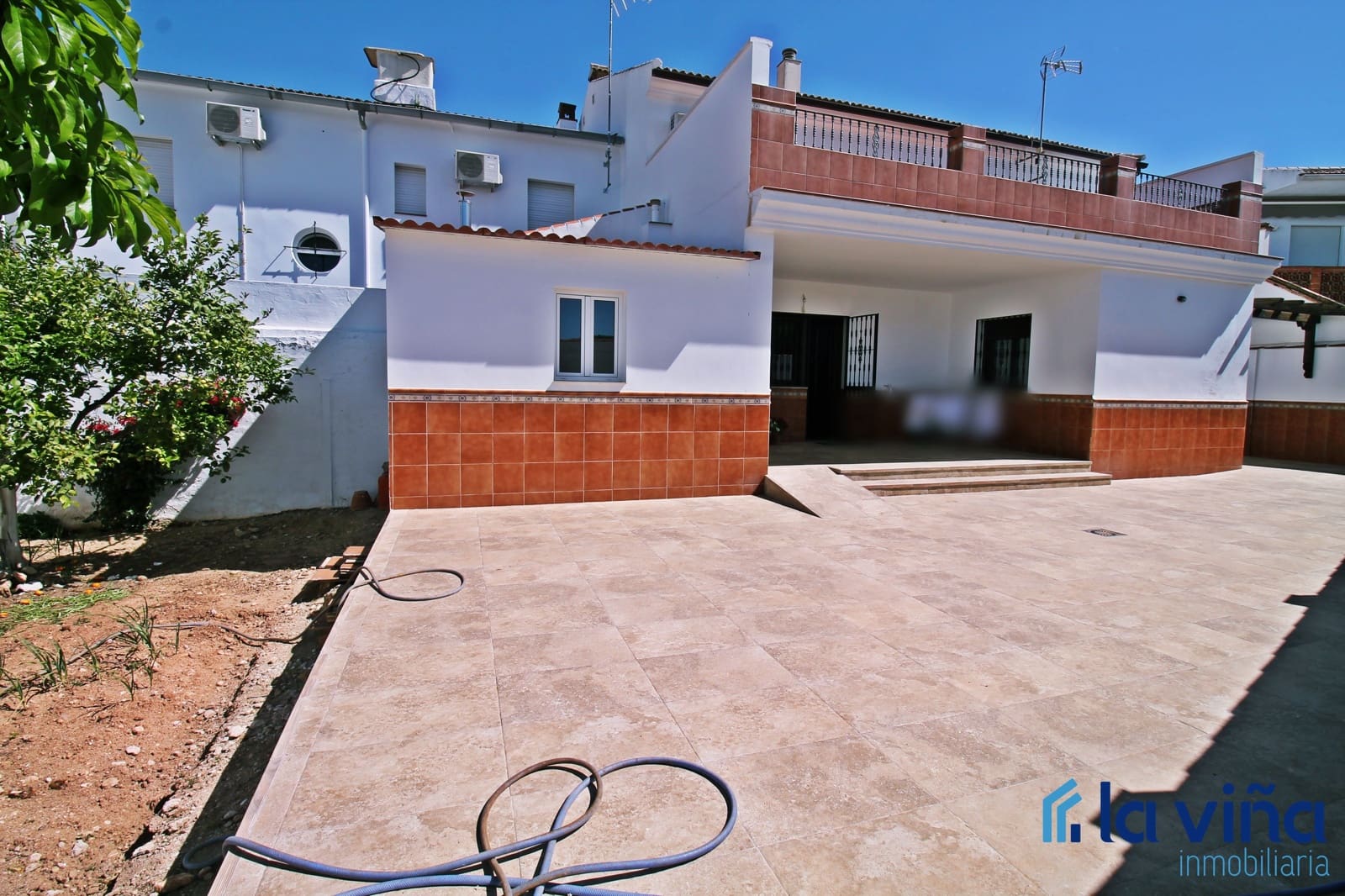 6 soveværelse Semi-Rækkehus til salg i Mollina - € 420.000 (Ref: 8254400)