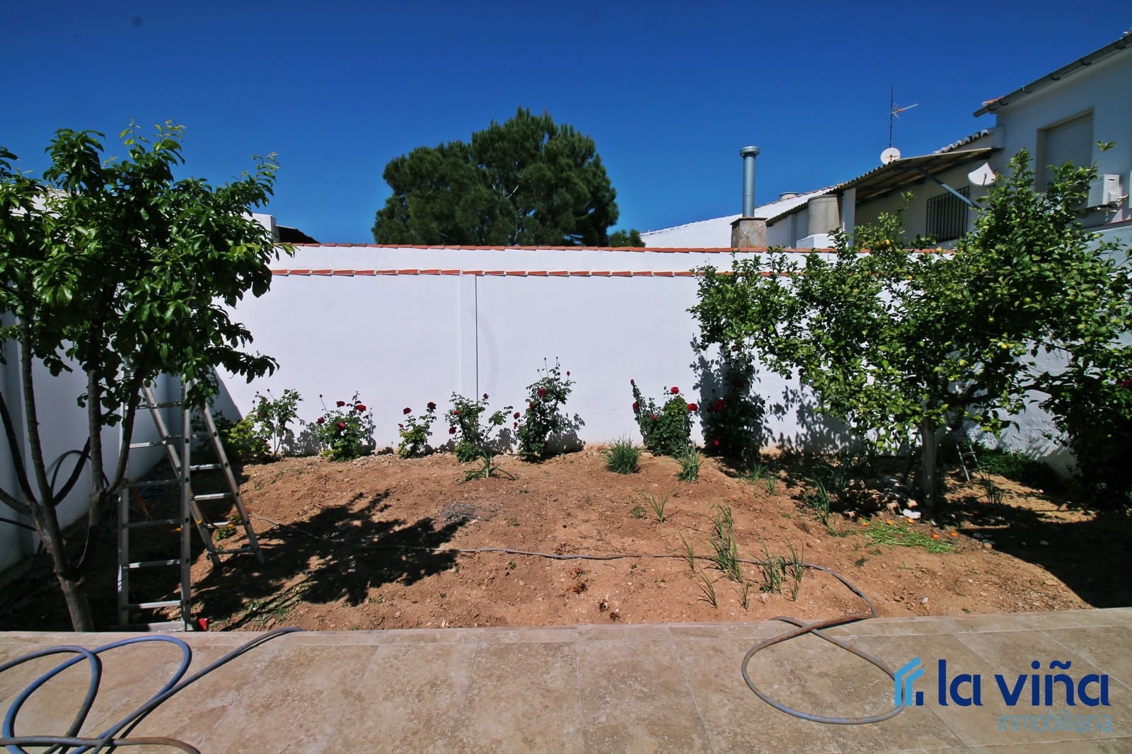 6 soveværelse Semi-Rækkehus til salg i Mollina - € 420.000 (Ref: 8254400)