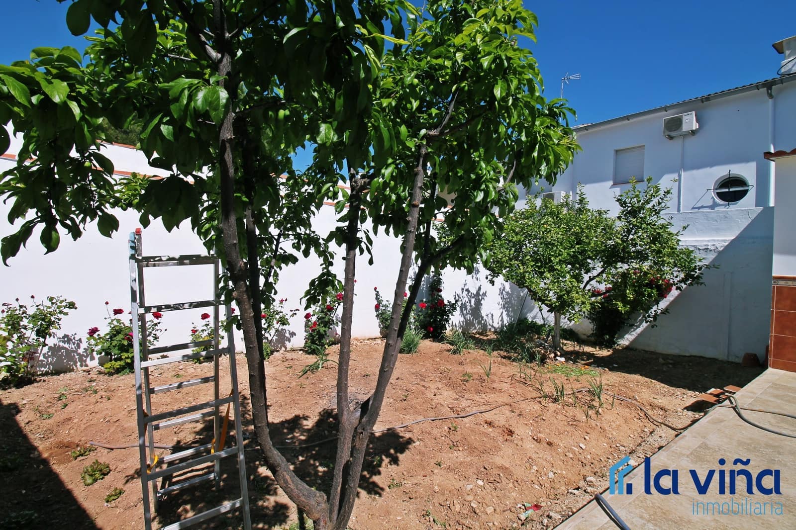 6 soveværelse Semi-Rækkehus til salg i Mollina - € 420.000 (Ref: 8254400)