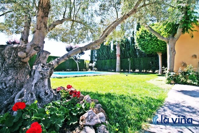 Finca/Landehus til salg i Antequera - € 268.000 (Ref: 8307972)