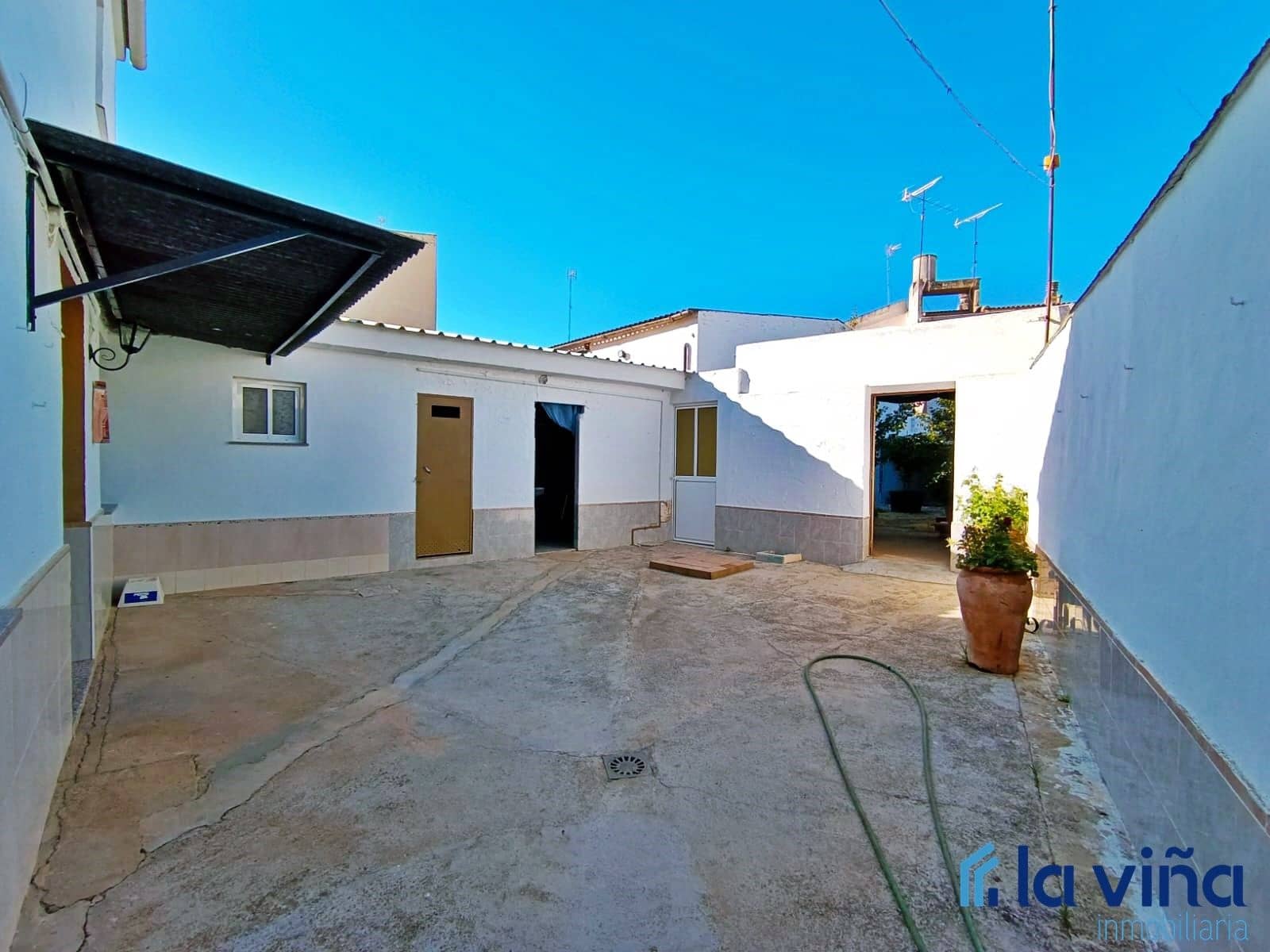 6 slaapkamer Villa te koop in Campillos met garage - € 226.900 (Ref: 8393204)