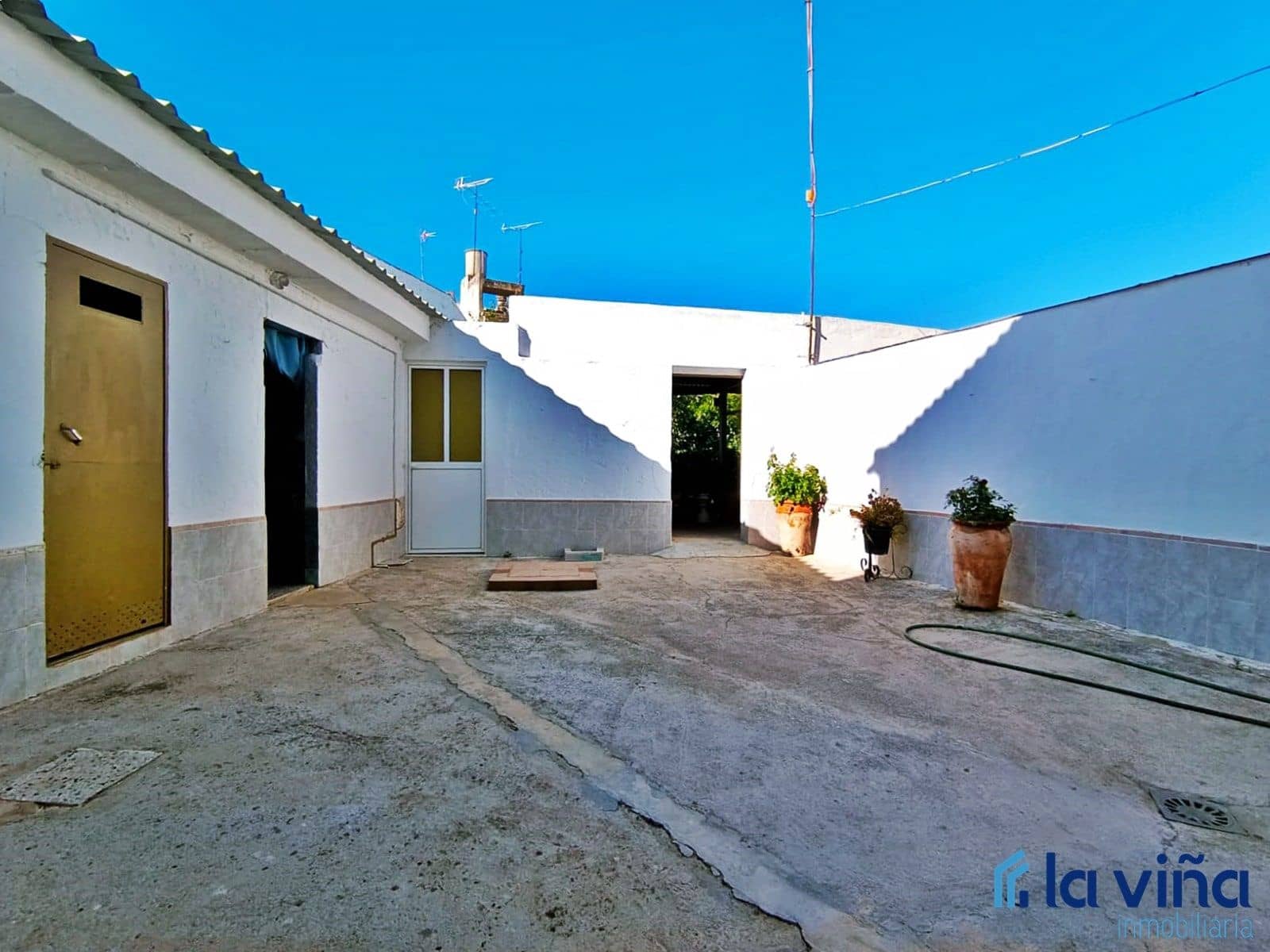 6 slaapkamer Villa te koop in Campillos met garage - € 226.900 (Ref: 8393204)