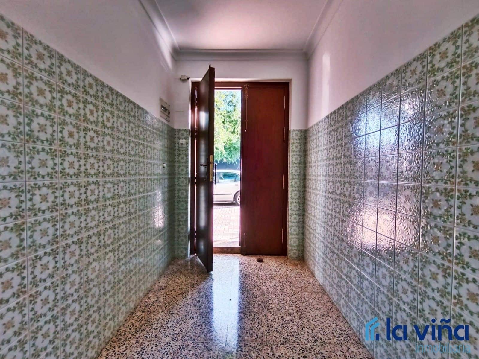 6 slaapkamer Villa te koop in Campillos met garage - € 226.900 (Ref: 8393204)