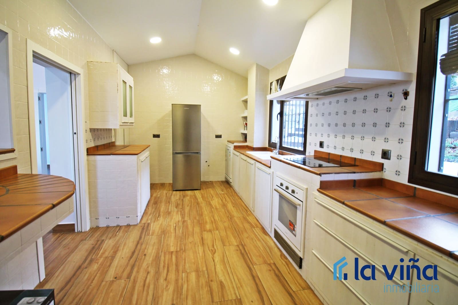 6 soveværelse Villa til salg i Antequera med swimmingpool - € 670.000 (Ref: 8706303)