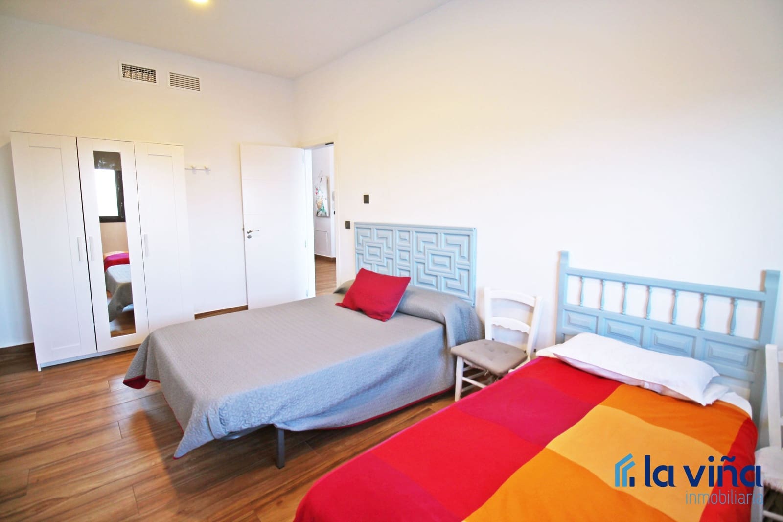 6 soveværelse Villa til salg i Antequera med swimmingpool - € 670.000 (Ref: 8706303)