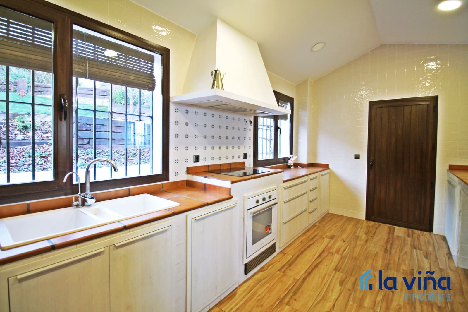 6 soveværelse Villa til salg i Antequera med swimmingpool - € 670.000 (Ref: 8706303)