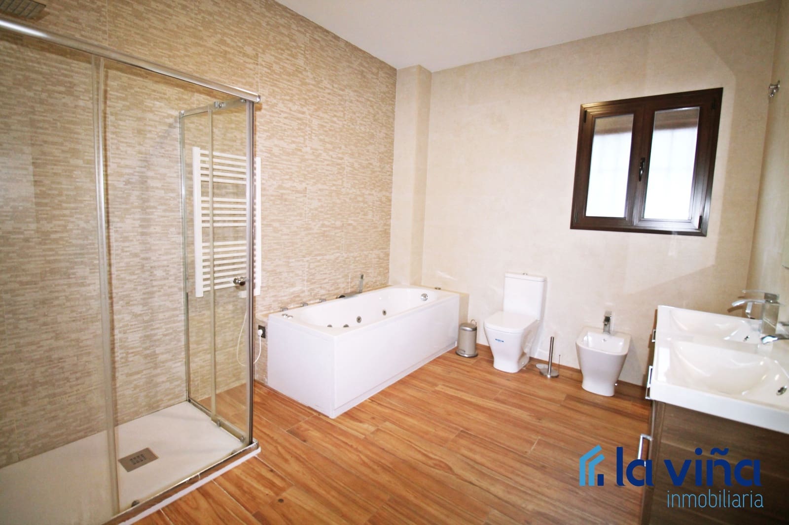 6 soveværelse Villa til salg i Antequera med swimmingpool - € 670.000 (Ref: 8706303)