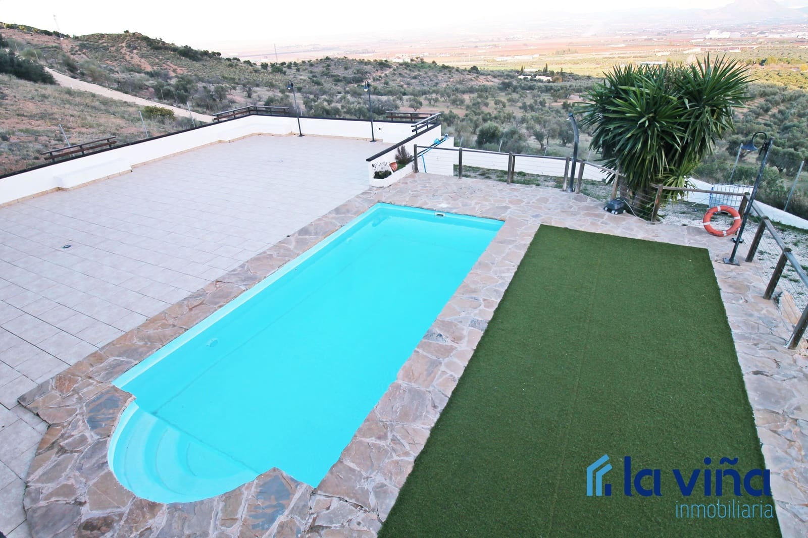 6 soveværelse Villa til salg i Antequera med swimmingpool - € 670.000 (Ref: 8706303)