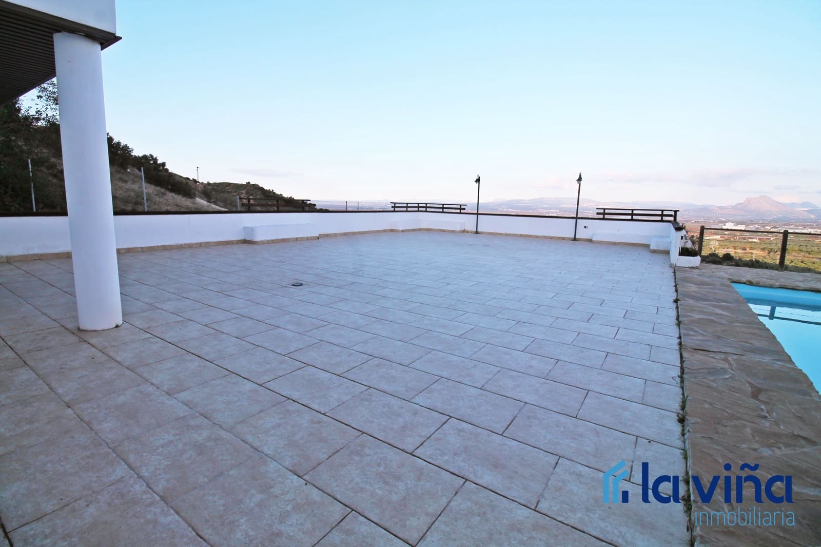 6 soveværelse Villa til salg i Antequera med swimmingpool - € 670.000 (Ref: 8706303)