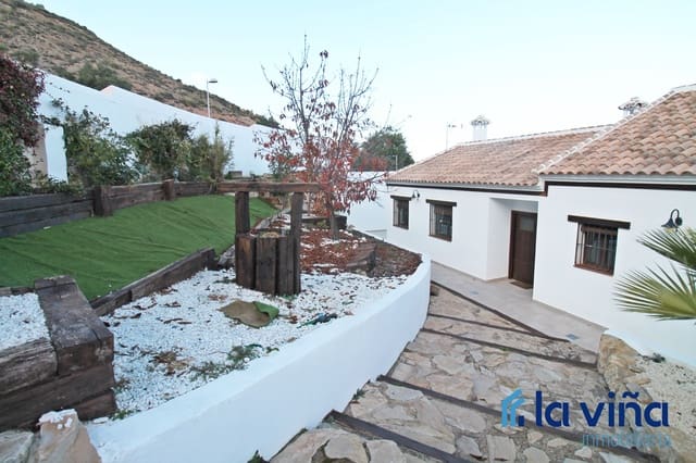 6 soveværelse Villa til salg i Antequera med swimmingpool - € 670.000 (Ref: 8706303)
