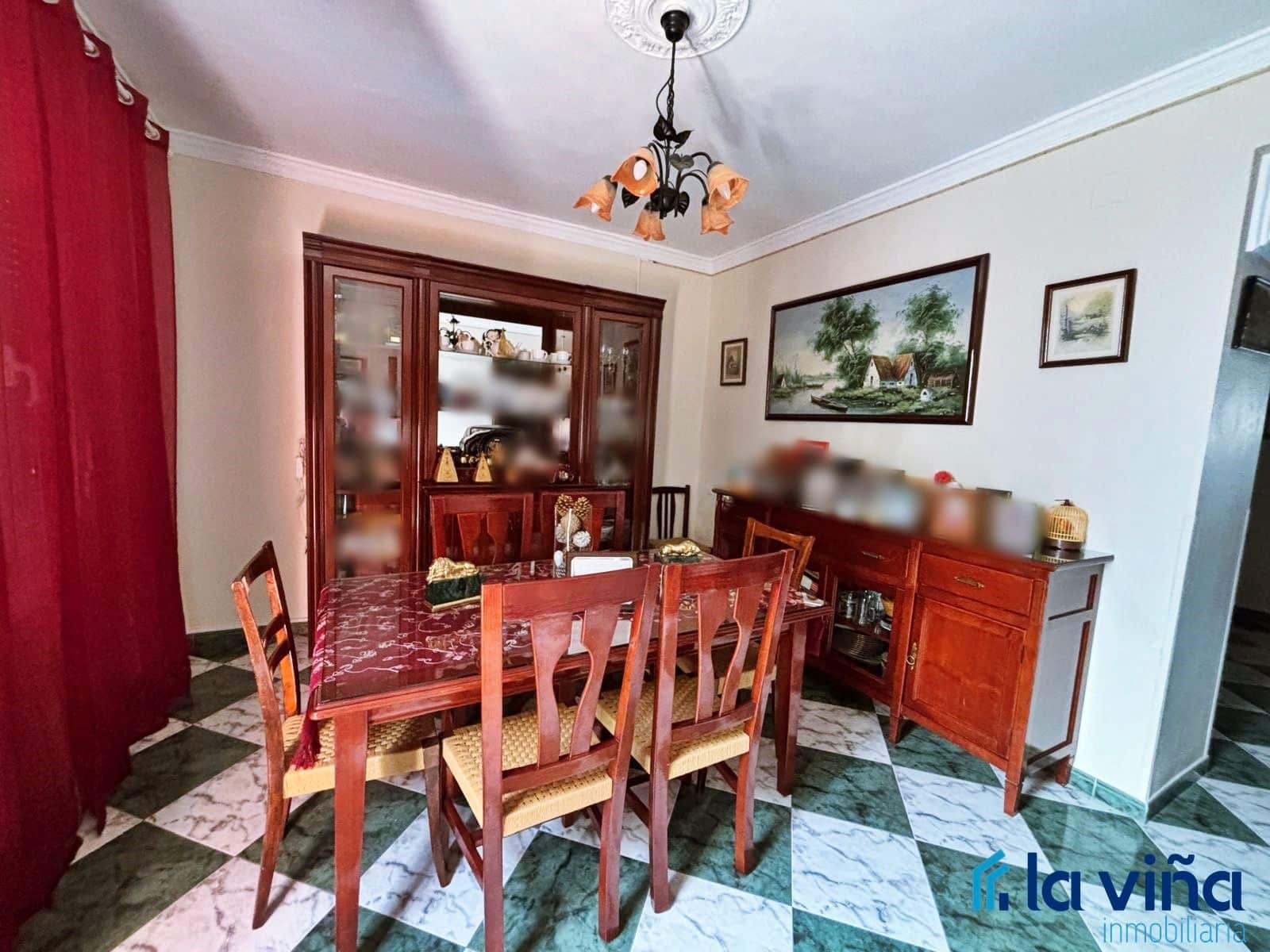 5 soveværelse Byhus til salg i Antequera - € 178.500 (Ref: 8878252)