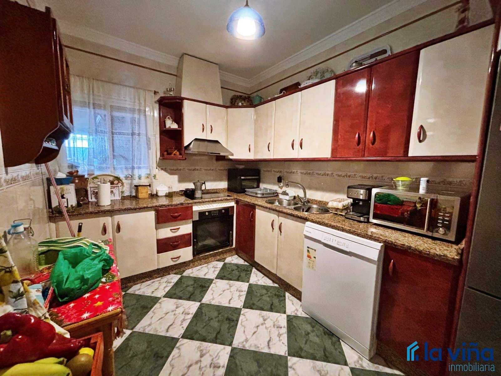 5 soveværelse Byhus til salg i Antequera - € 178.500 (Ref: 8878252)