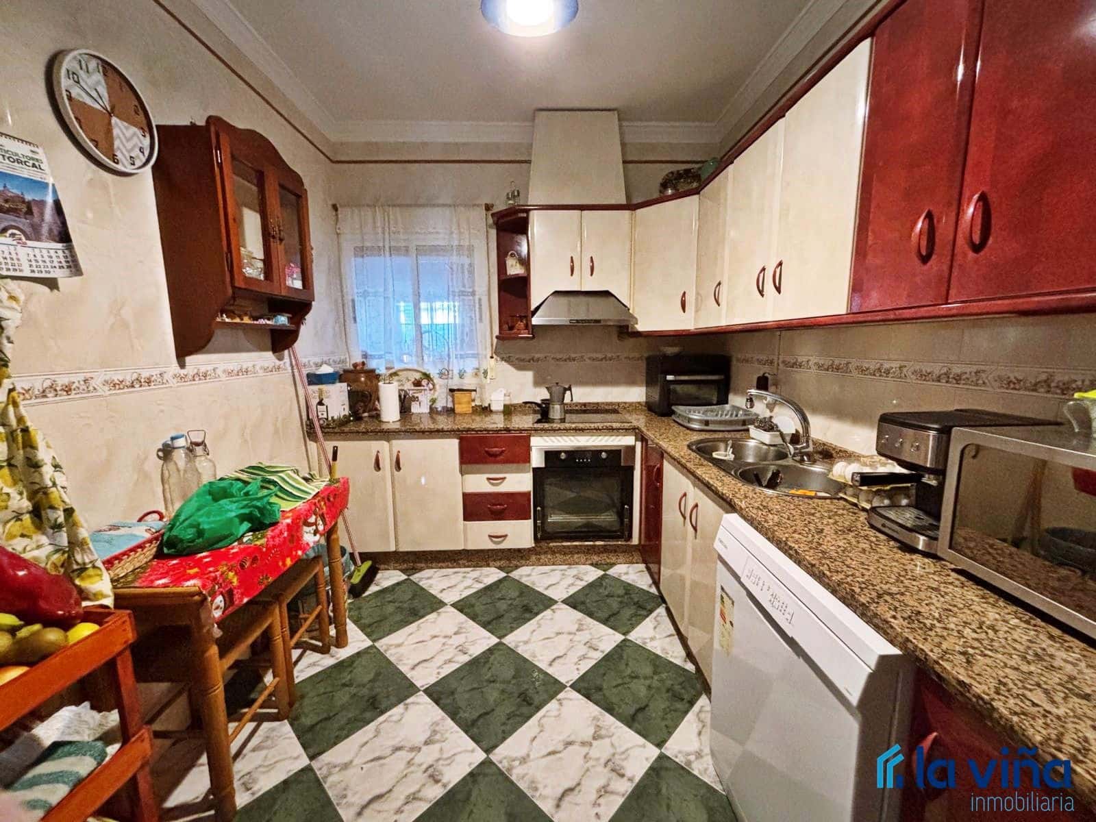 5 soveværelse Byhus til salg i Antequera - € 178.500 (Ref: 8878252)