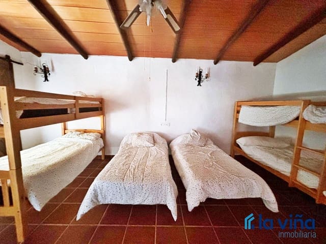 8 sypialnia Finka/Dom wiejski na sprzedaż w Fuente de Piedra z basenem - 800 000 € (Ref: 8918421)