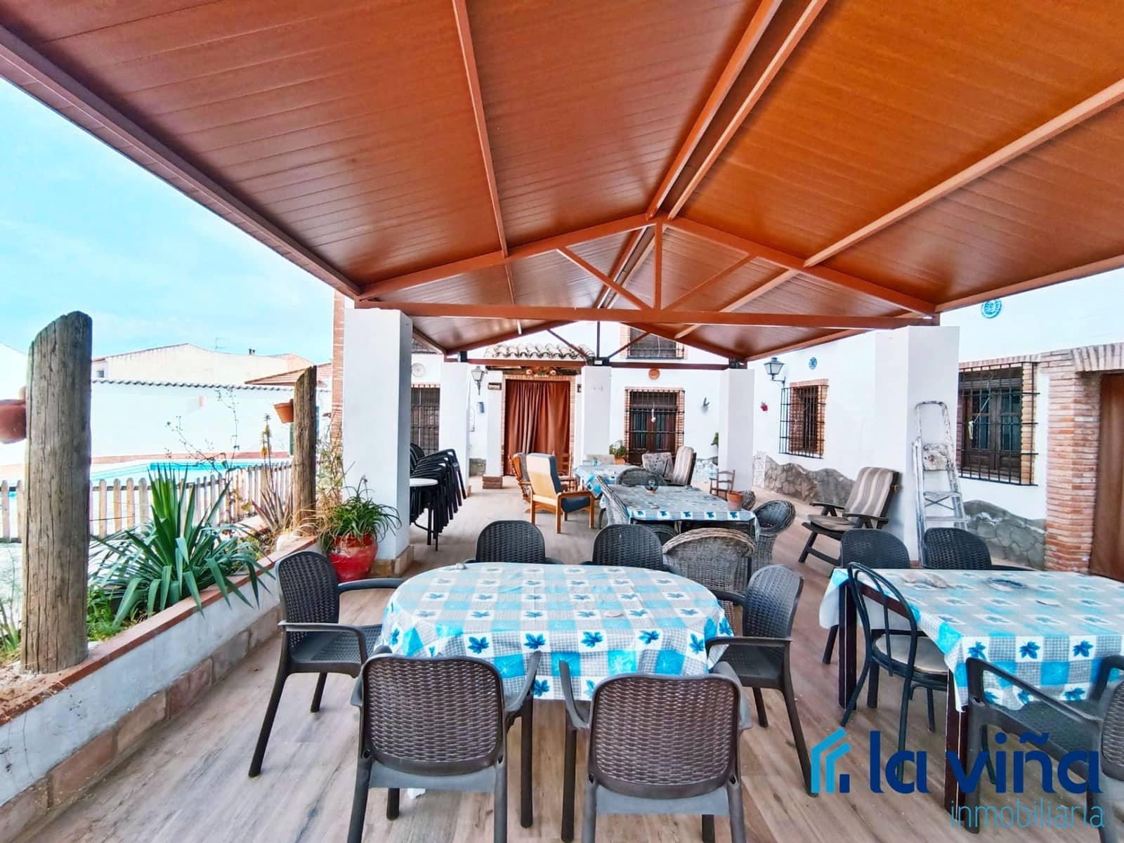 8 sypialnia Finka/Dom wiejski na sprzedaż w Fuente de Piedra z basenem - 800 000 € (Ref: 8918421)