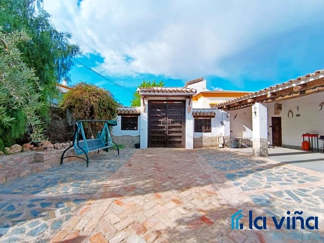8 Zimmer Finca/Landgut zu verkaufen in Fuente de Piedra mit Pool - 800.000 € (Ref: 8918421)