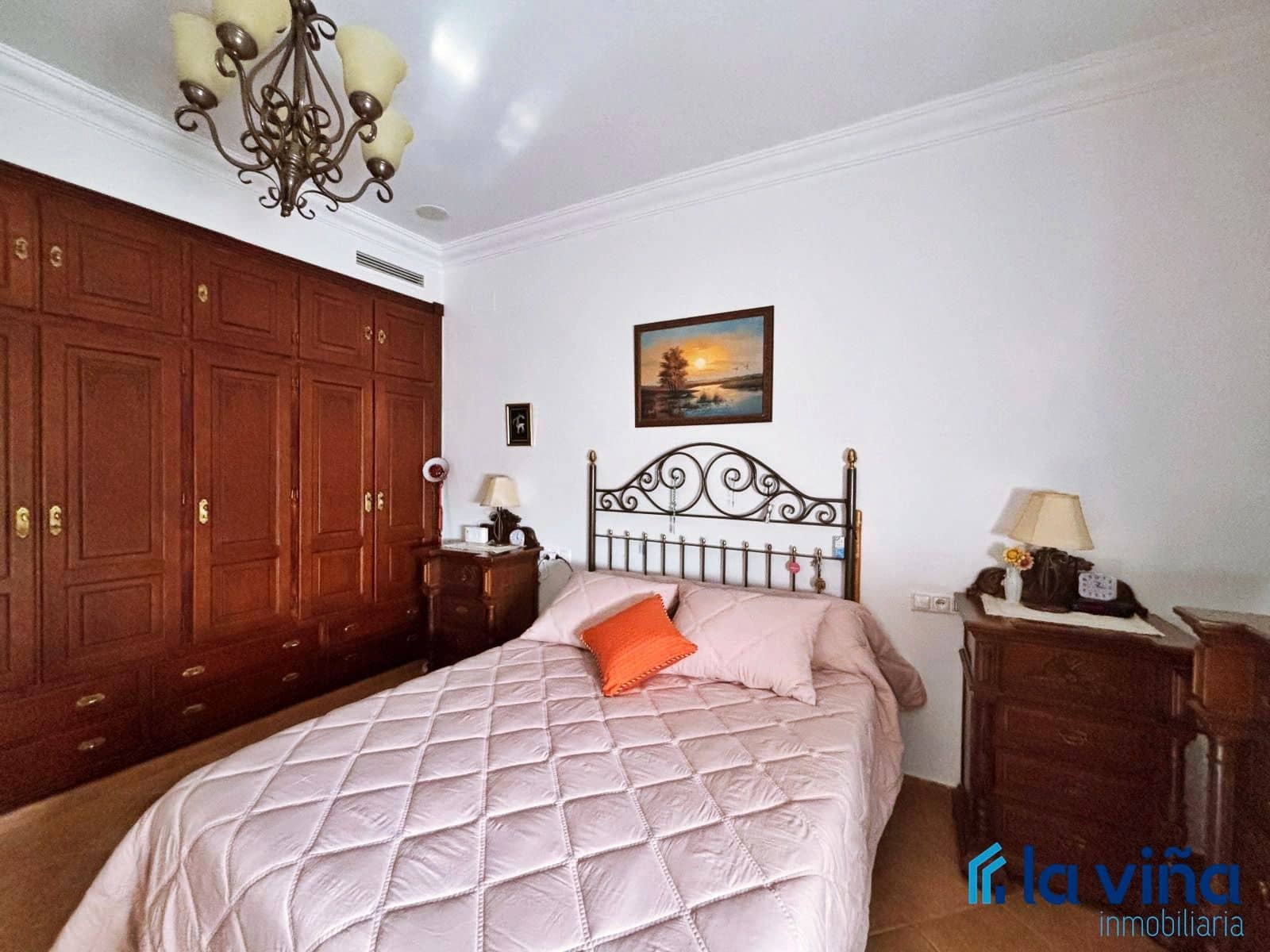 5 soveværelse Villa til salg i Casariche med swimmingpool garage - € 425.000 (Ref: 8936393)