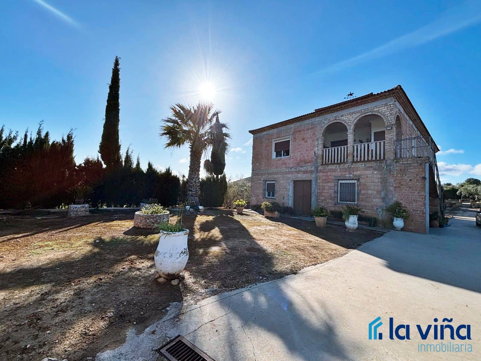 5 soveværelse Villa til salg i Casariche med swimmingpool garage - € 425.000 (Ref: 8936393)
