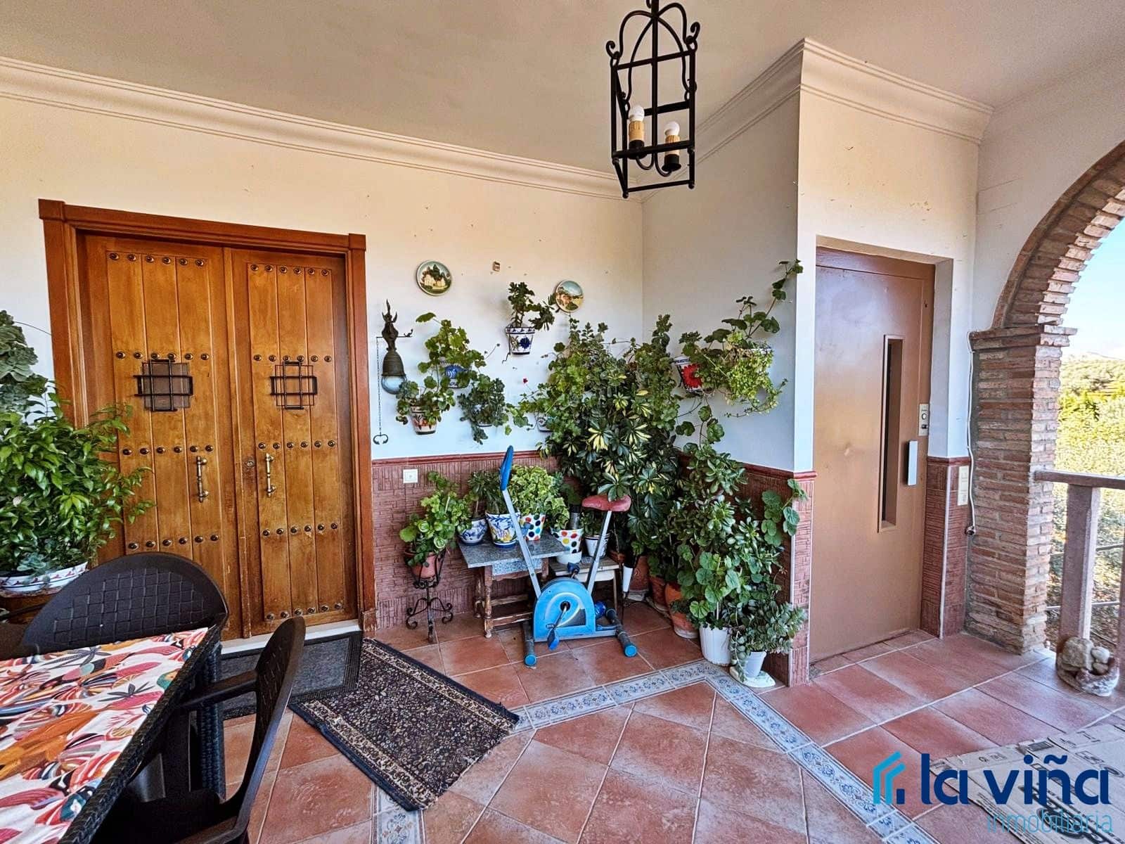 5 soveværelse Villa til salg i Casariche med swimmingpool garage - € 425.000 (Ref: 8936393)