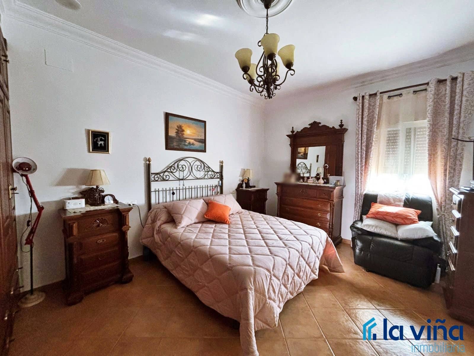 5 soveværelse Villa til salg i Casariche med swimmingpool garage - € 425.000 (Ref: 8936393)