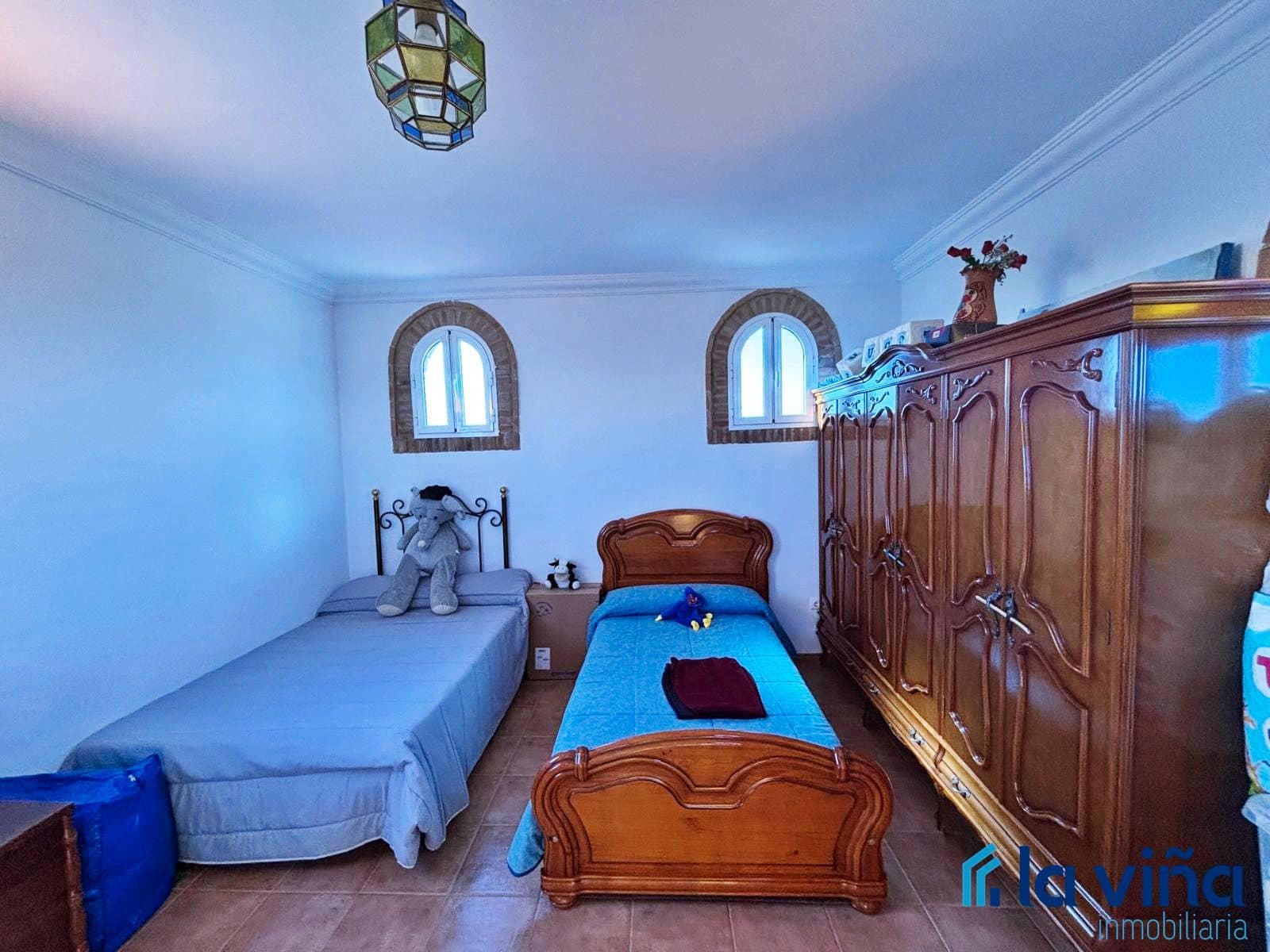 5 soveværelse Villa til salg i Casariche med swimmingpool garage - € 425.000 (Ref: 8936393)