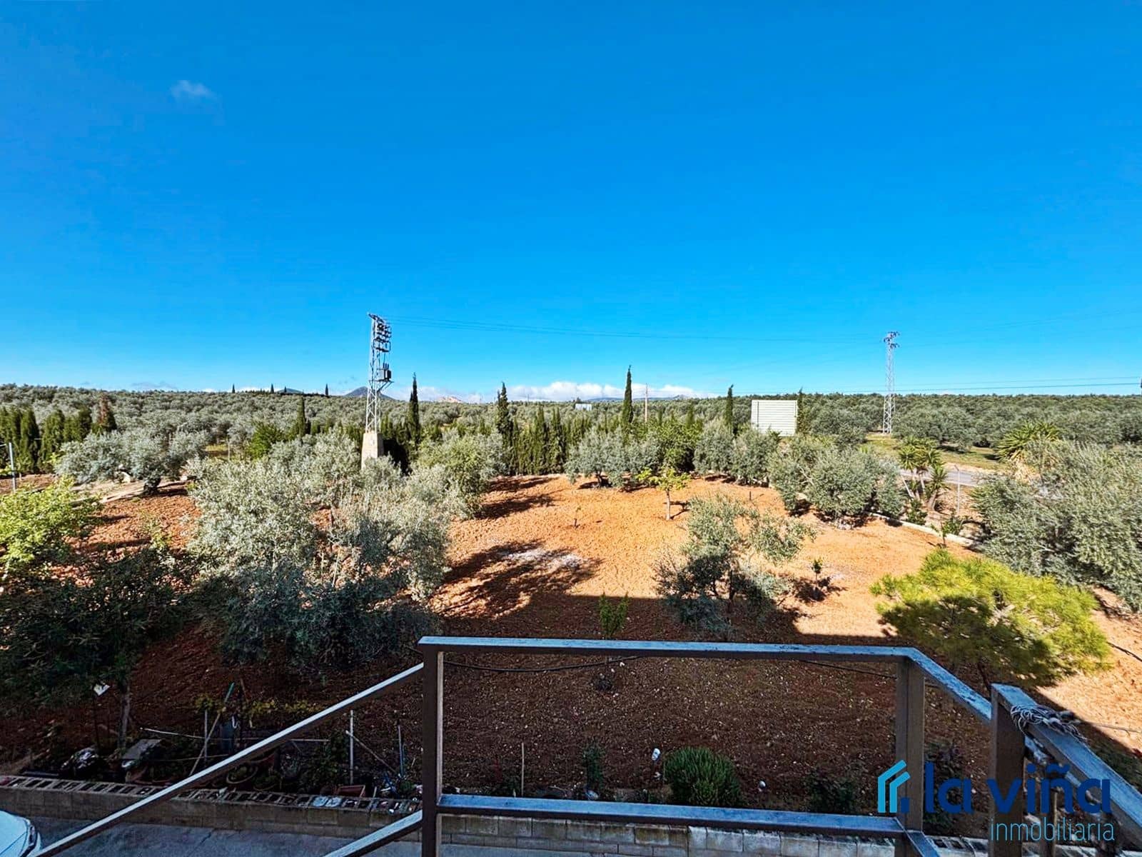 5 soveværelse Villa til salg i Casariche med swimmingpool garage - € 425.000 (Ref: 8936393)