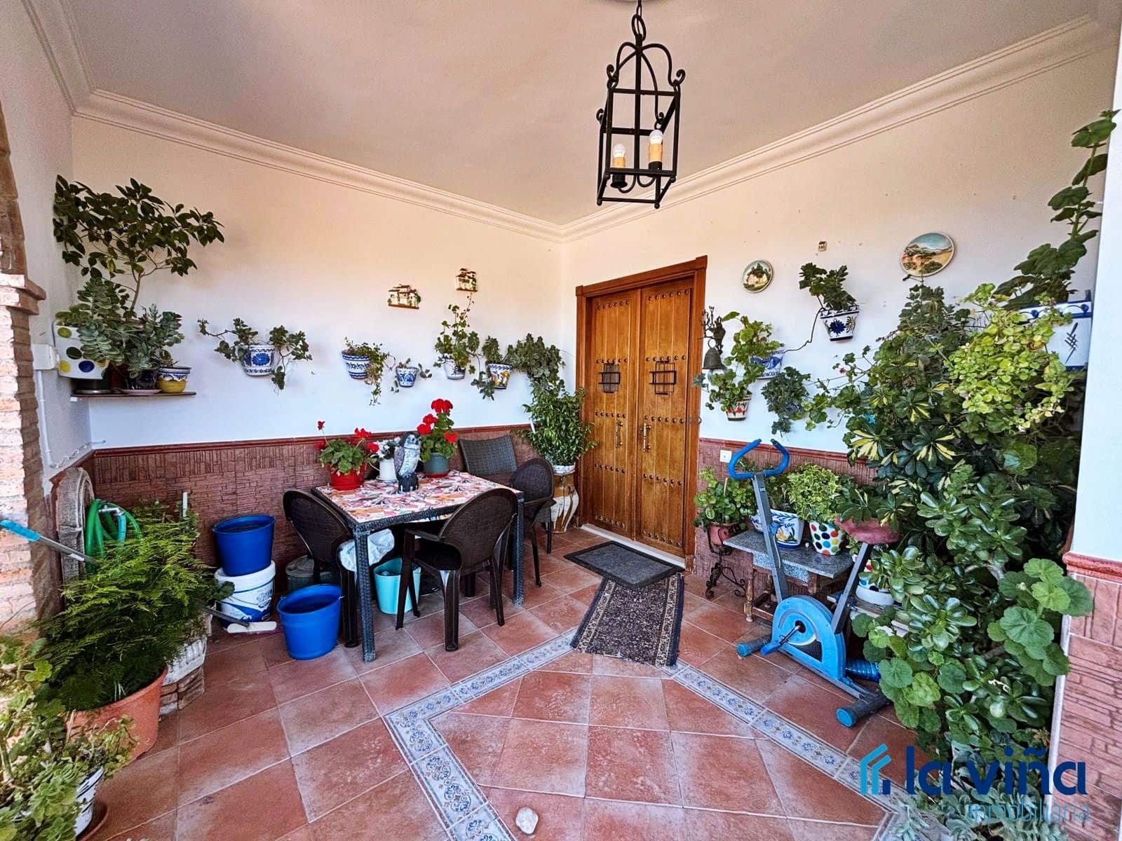 5 soveværelse Villa til salg i Casariche med swimmingpool garage - € 425.000 (Ref: 8936393)