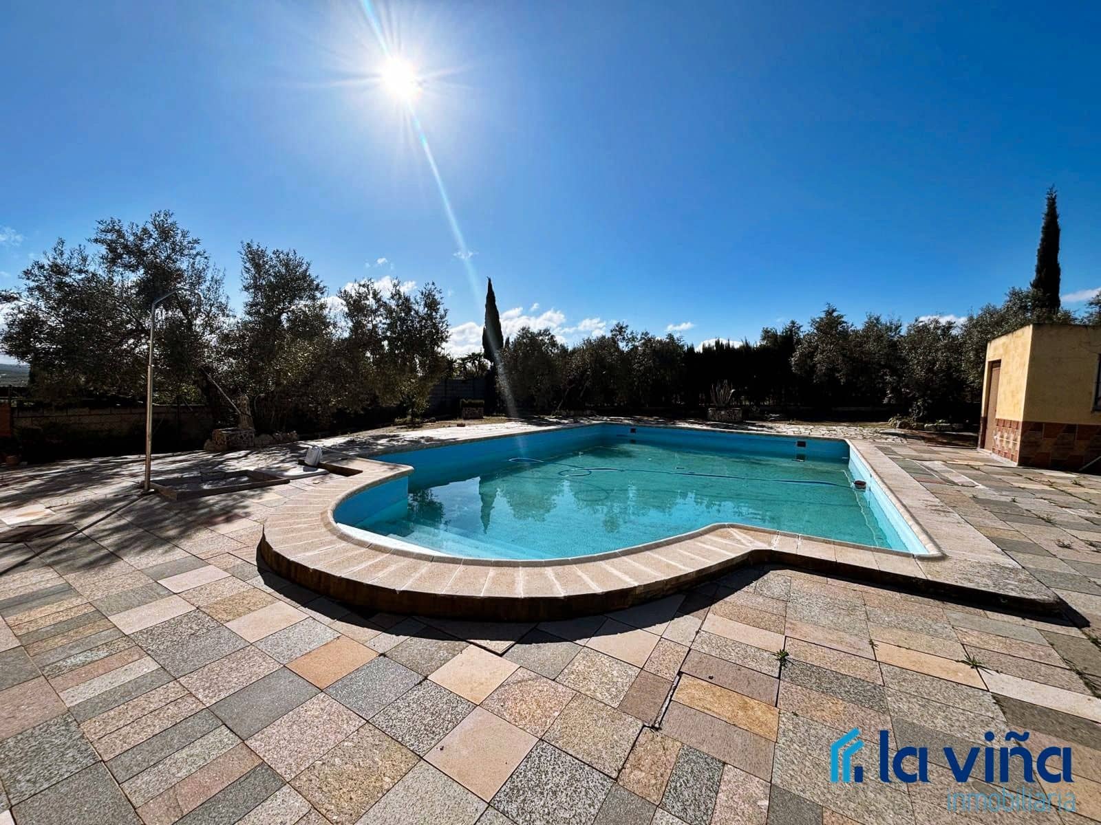 5 soveværelse Villa til salg i Casariche med swimmingpool garage - € 425.000 (Ref: 8936393)