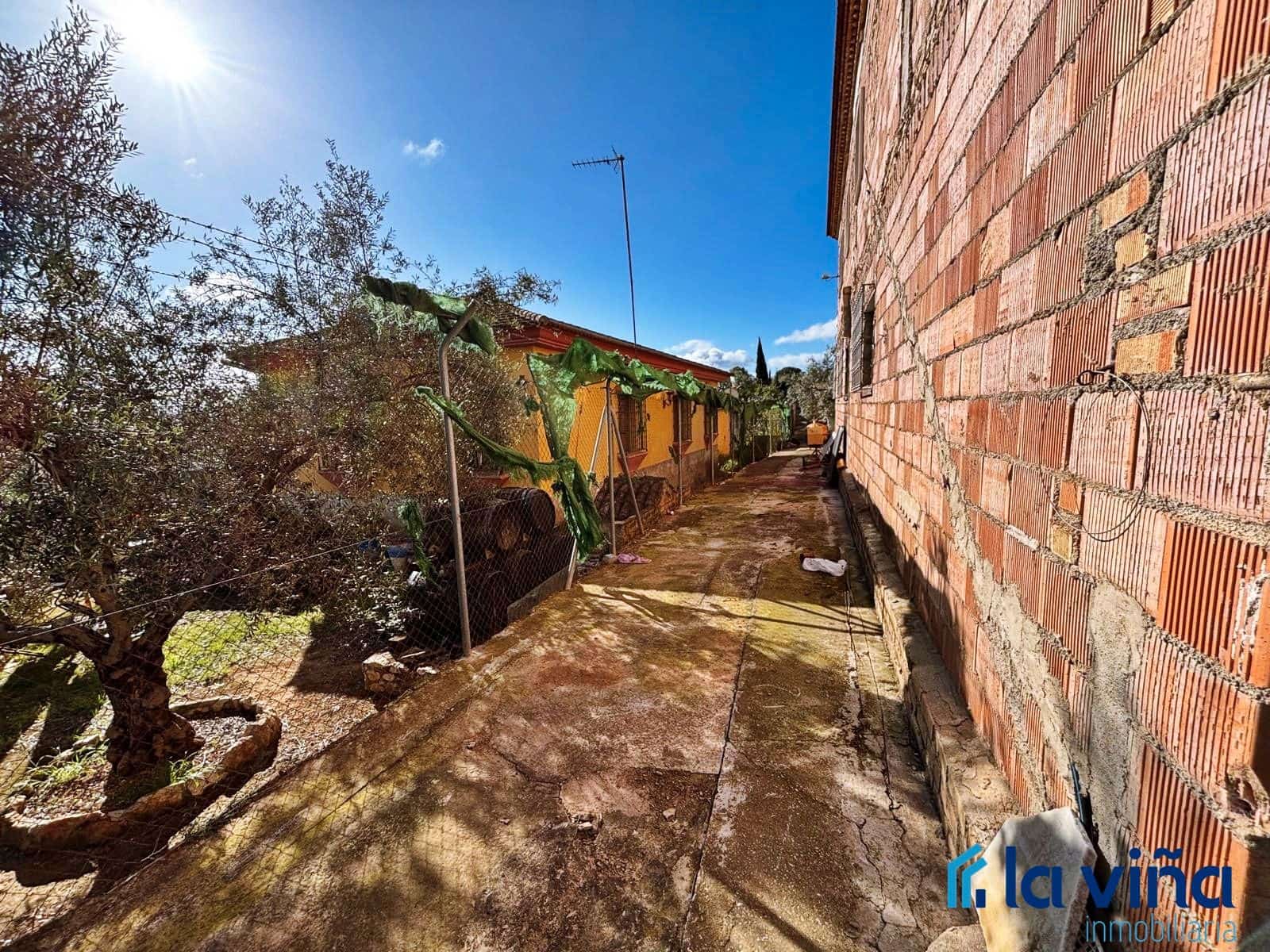 5 soveværelse Villa til salg i Casariche med swimmingpool garage - € 425.000 (Ref: 8936393)