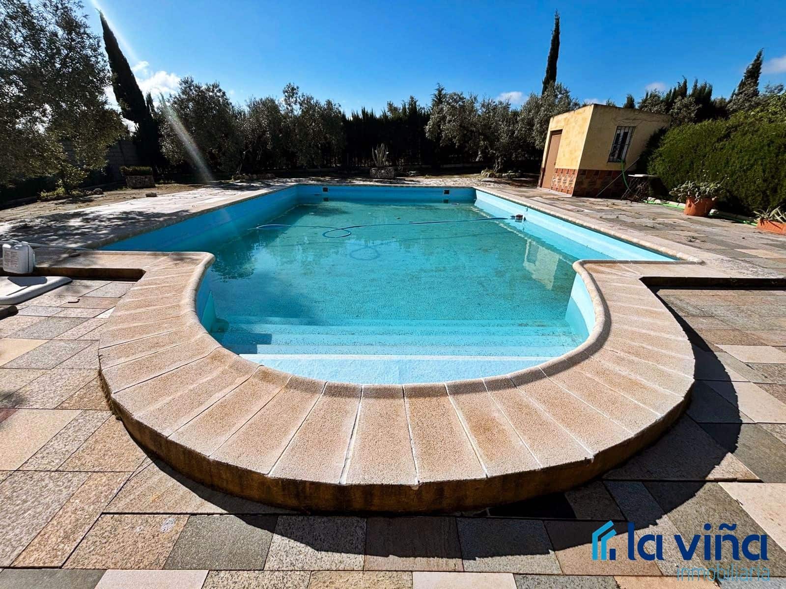 5 soveværelse Villa til salg i Casariche med swimmingpool garage - € 425.000 (Ref: 8936393)