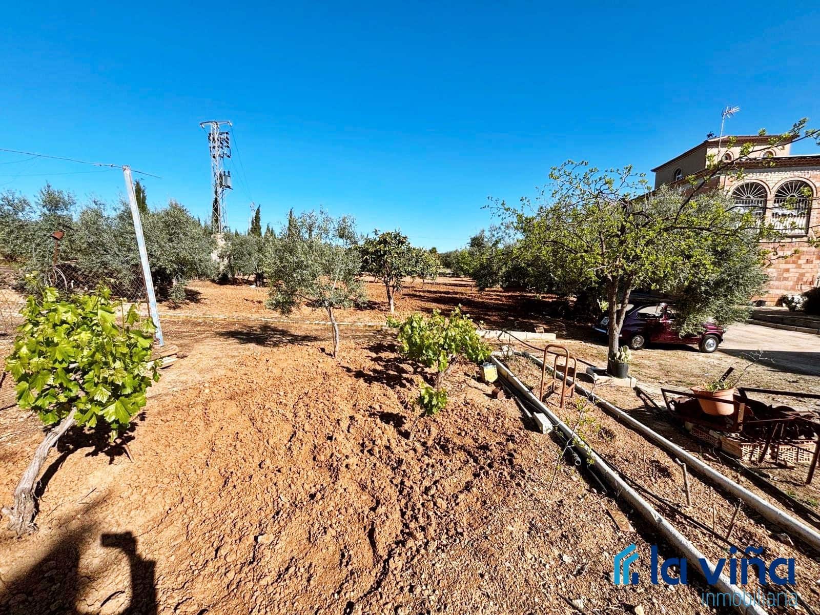 5 soveværelse Villa til salg i Casariche med swimmingpool garage - € 425.000 (Ref: 8936393)