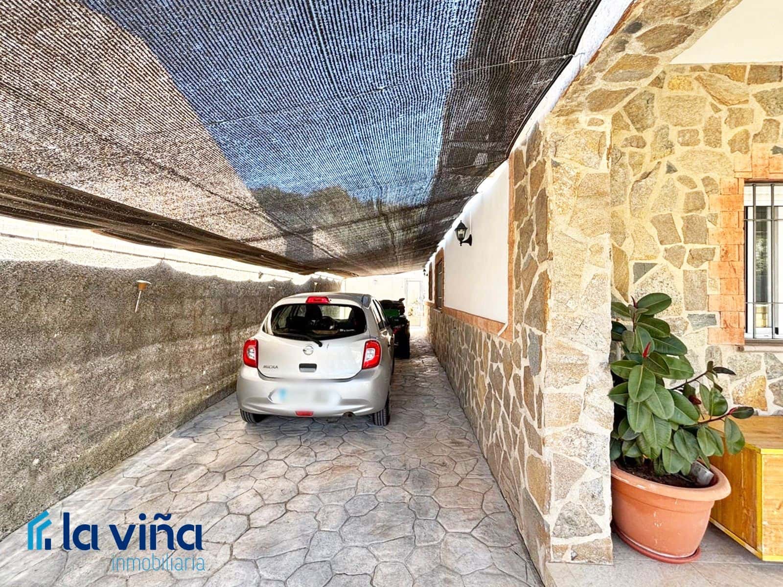 3 soveværelse Villa til salg i Iznajar med swimmingpool - € 270.000 (Ref: 8948243)