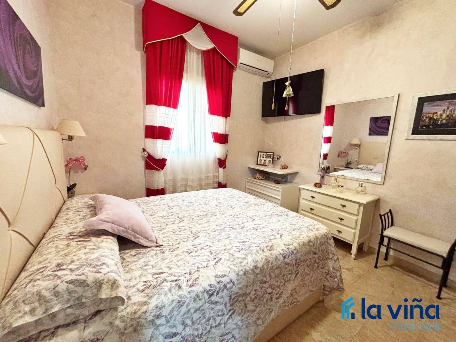 3 soveværelse Villa til salg i Iznajar med swimmingpool - € 270.000 (Ref: 8948243)