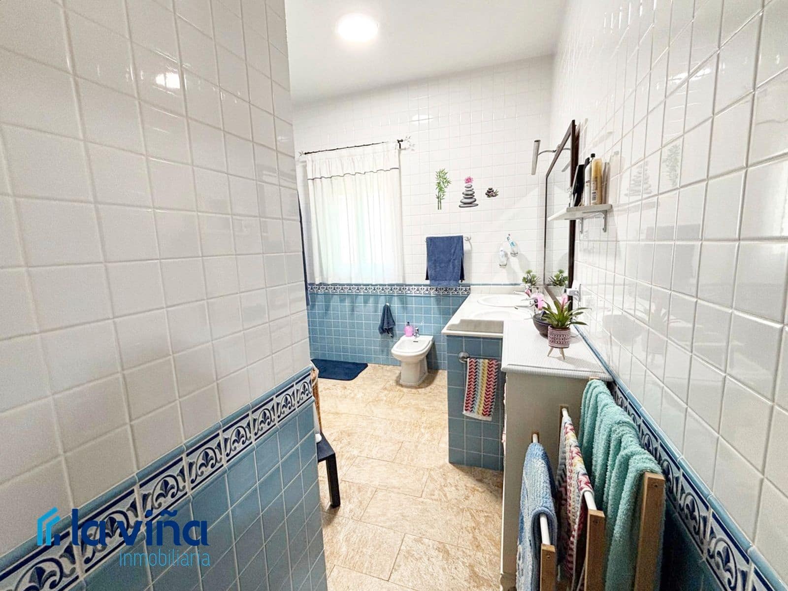 3 soveværelse Villa til salg i Iznajar med swimmingpool - € 270.000 (Ref: 8948243)